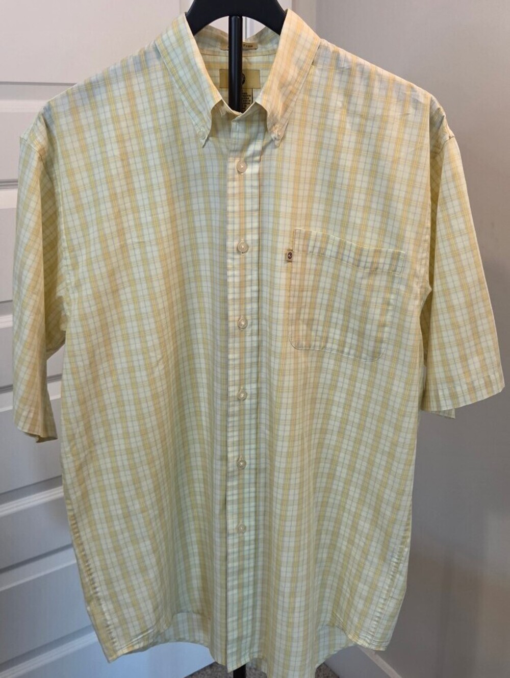 Duckhead  Men's Wrinkle Free Short Sleeve Button-Up Shirt Medium